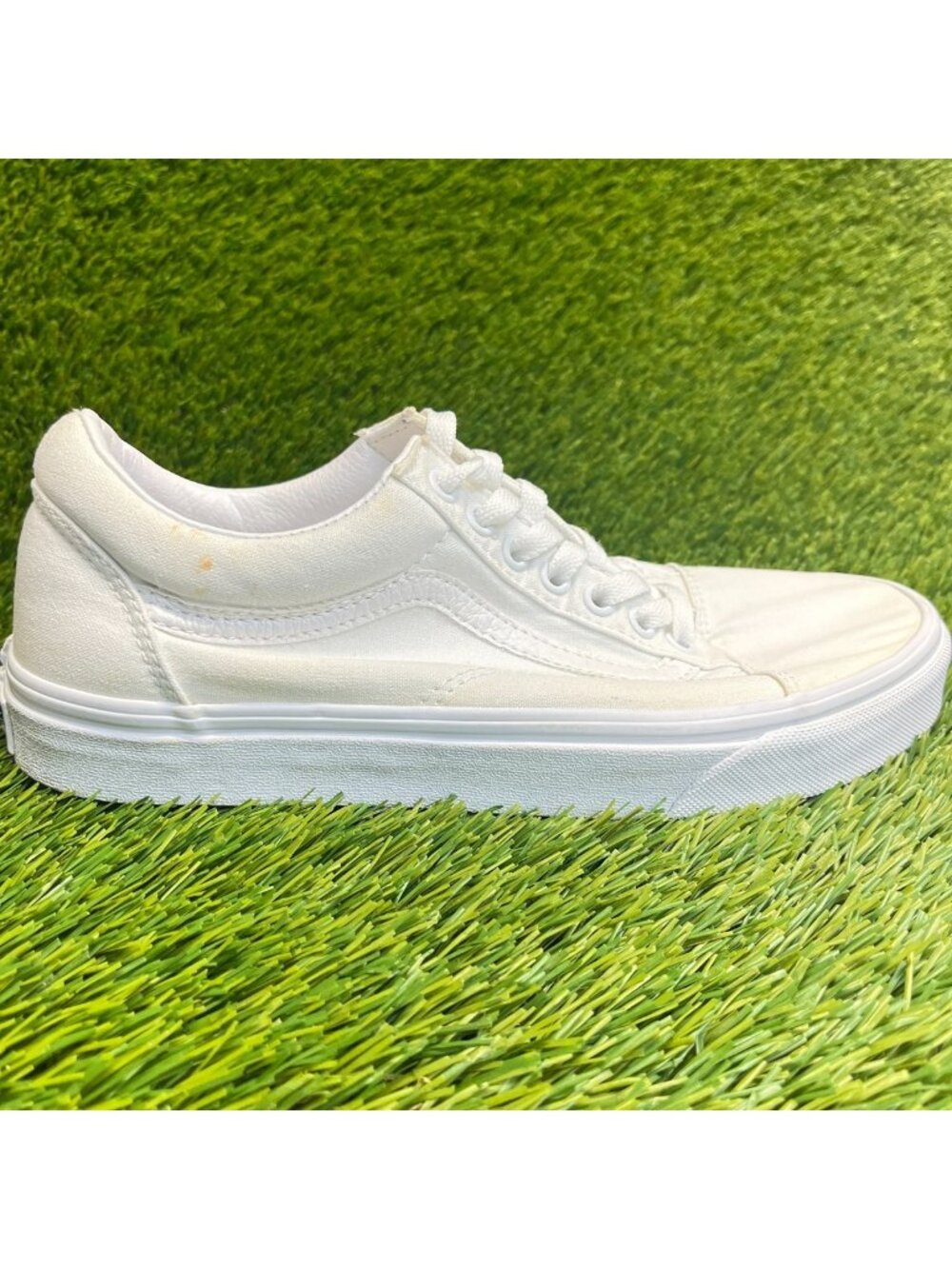 Vans Old Skool Low Womens Size 9 Mens 7.5 White Athletic Skate Shoes Sneakers